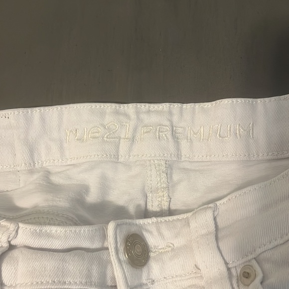 Jeans - Picture 3 of 3